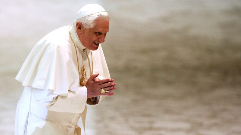 Benedetto XVI è ancora il bersaglio di chi disprezza la dottrina cattolica