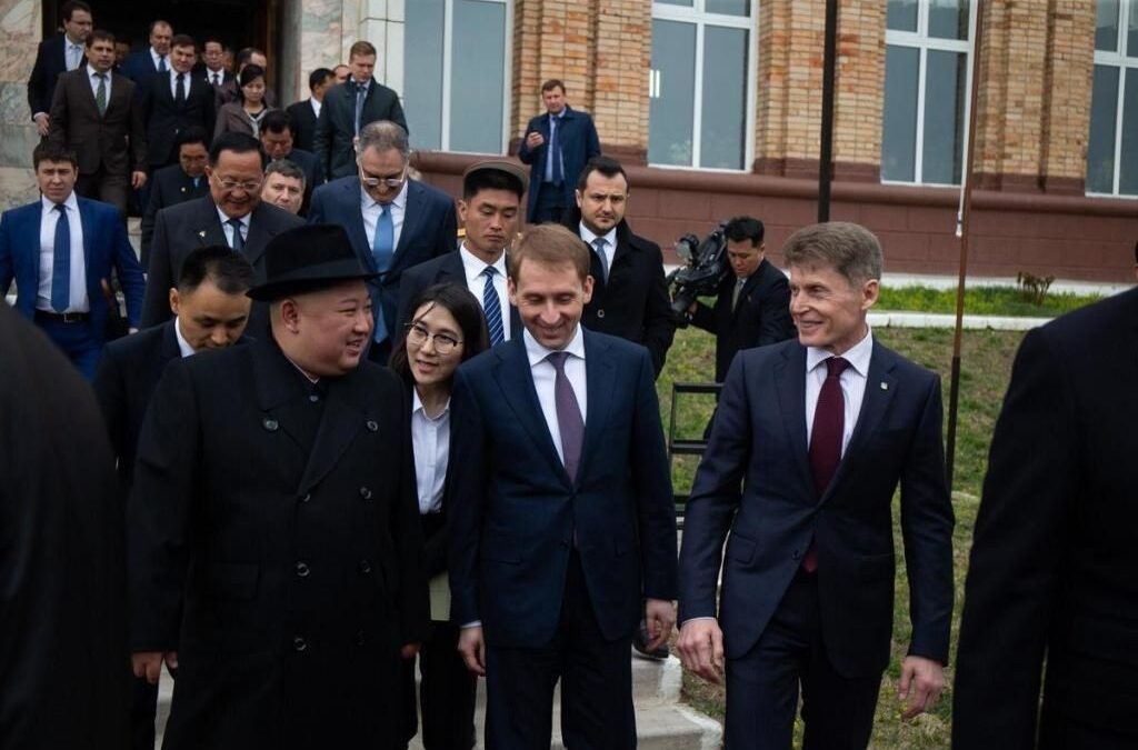Kim sfida Trump e dialoga con Putin per riaffermare la propria leadership