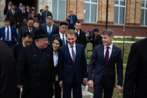 Kim sfida Trump e dialoga con Putin per riaffermare la propria leadership