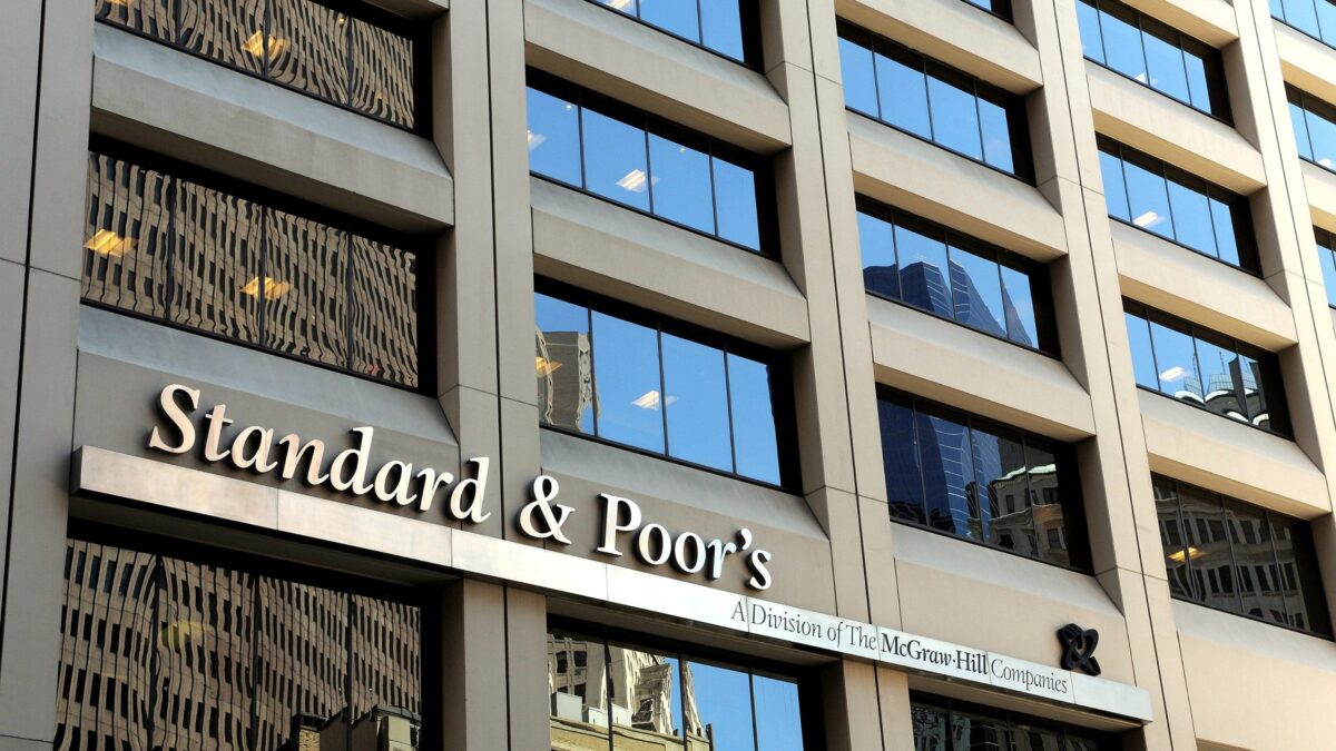 Standard & Poor’s delude i competenti: rating intonso
