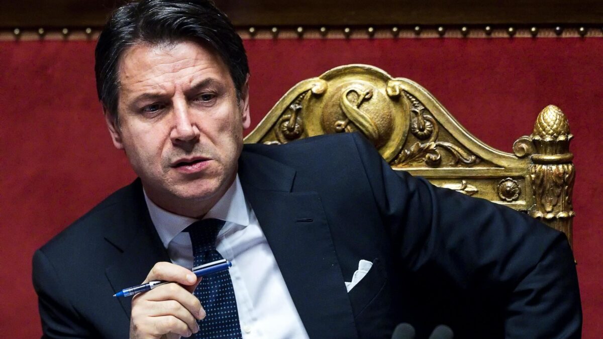 Conte chiede spiegazioni al ministro Tria. Lega e M5s pronti a sostituirlo