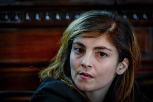 Laura Castelli: «Rimborsiamo subito il 90 per cento dei cittadini sbancati»