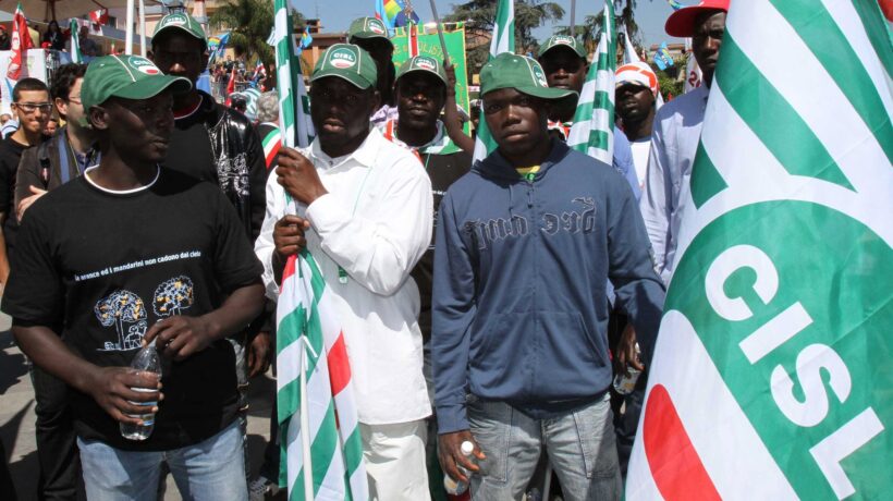 Il business migranti è agli sgoccioli. Proteste e ricorsi in tutta Italia