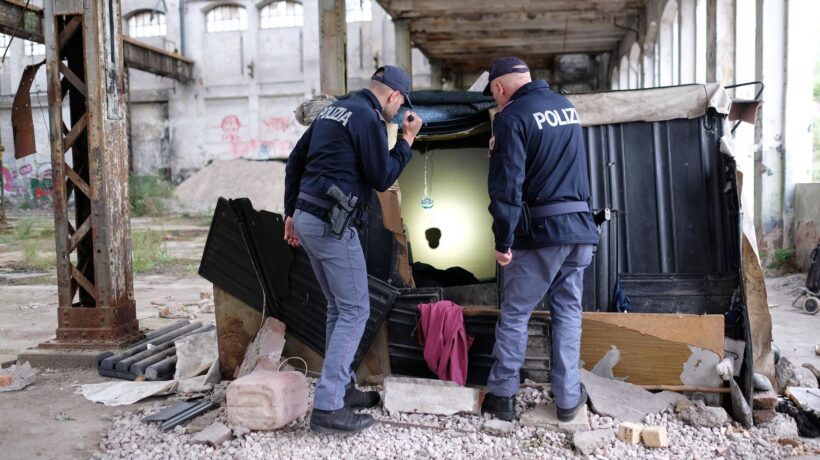 Espulso già due volte urla «Allah è grande» e spranga i poliziotti