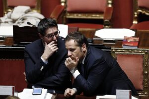 È il metodo «Culona inch…». Così si azzoppano i governi