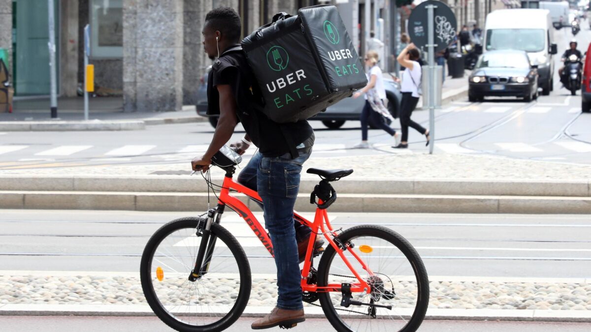Le app ci regalano la lotta tra rider e tirchi