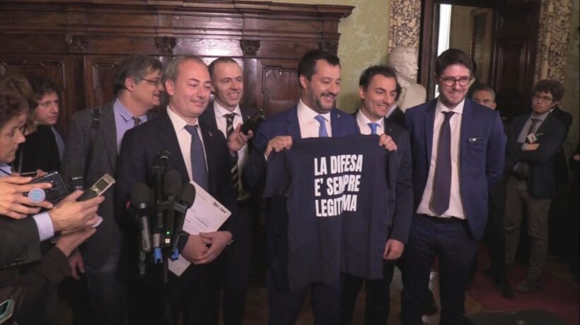 Mattarella firma. La legittima difesa adesso è legge