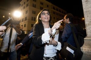 Ira M5s per gli strani intrecci di Tria. «Chiarisca il ruolo della consigliera»