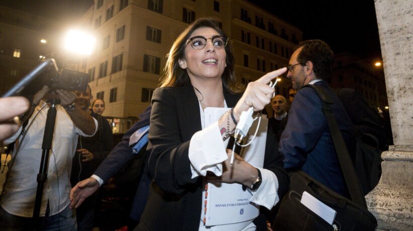 Ira M5s per gli strani intrecci di Tria. «Chiarisca il ruolo della consigliera»