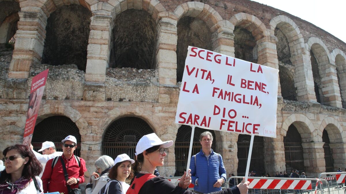 Da non credente chiedo: si può tifare per l’aborto?