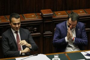 Continuare con questa rissa intestina rischia di essere fatale per il governo