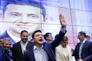 Dopo Slovenia e Guatemala, un comico vince le elezioni in Ucraina (ma senza seggi in Parlamento)
