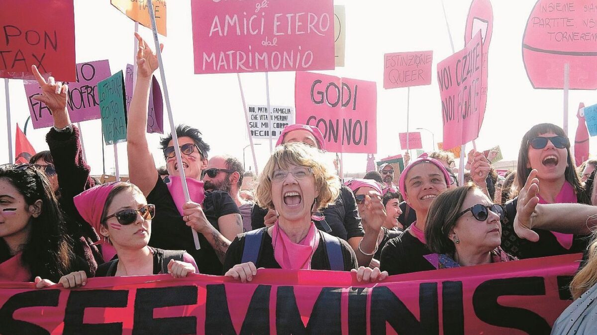 Per decenni comunisti e socialisti erano i primi a difendere la famiglia