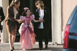 Il business dei bimbi. Case famiglia: un «tesoro» da 1 miliardo e troppi giudici con il conflitto d’interessi