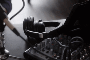Italiani tutt’orecchi per i podcast. Ad ascoltarli sono già tre milioni