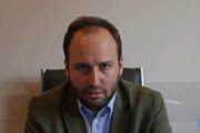 Lo strano caso Tria, difeso dalle opposizioni e non dalla maggioranza. Che non ha alternative all’Economia