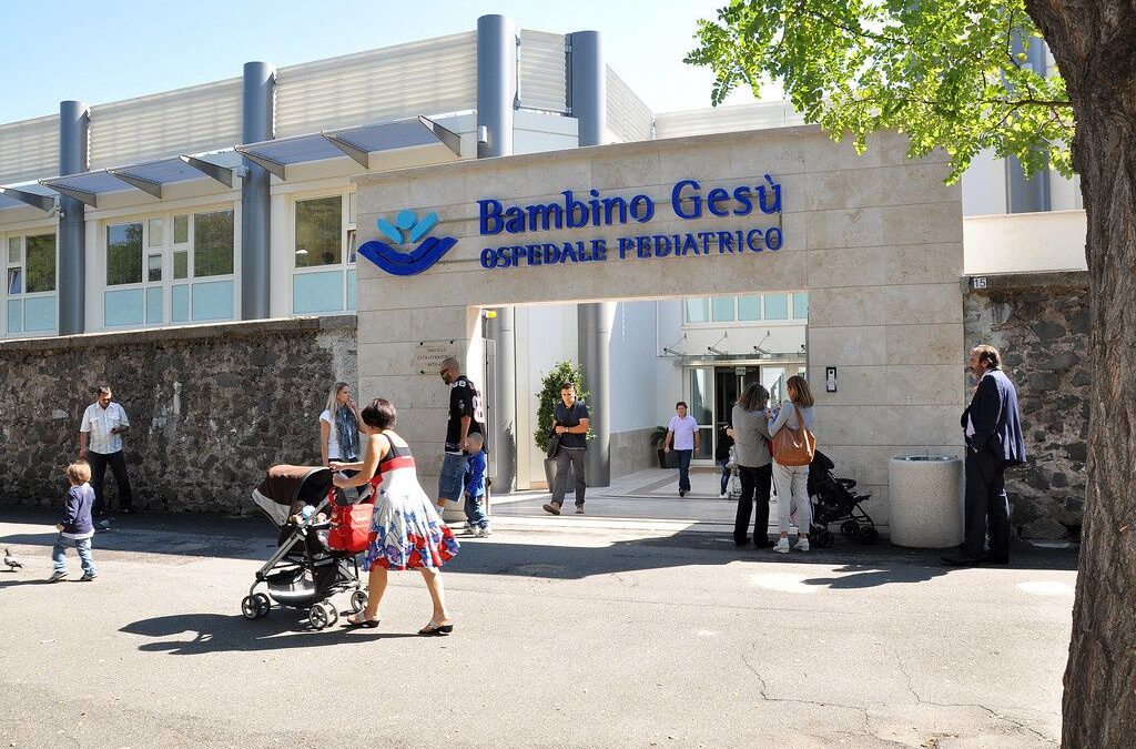 L’ospedale del Papa riceve in segreto il «diavolo» Salvini