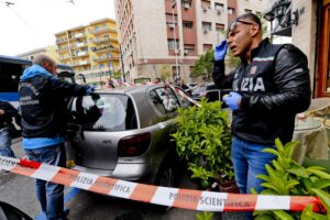 Gli sciacalli della sicurezza
