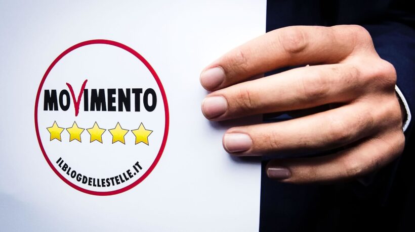 Si oppone ad aborto e unioni gay. Il M5s scarica il suo candidato