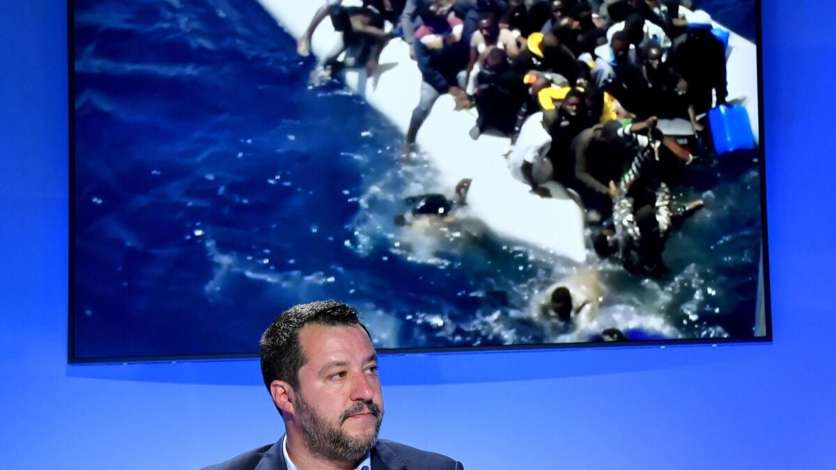 Immigrato incendia la sede dei vigili. Due anziane morte nel Modenese