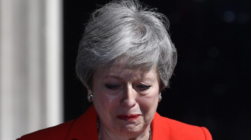 Mai dire May, il fallimento di Theresa. Dimissioni in lacrime per la Brexit