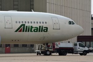 Nemmeno Atlantia vuole Alitalia. Il governo punta a scavallare il voto