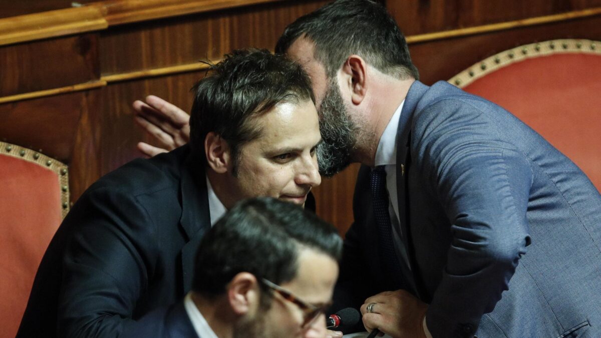 I 5 stelle avvisano i leghisti: «Per cacciare Siri bastano i nostri voti»