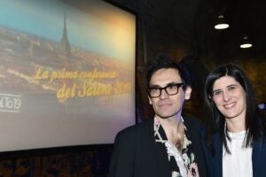 Dalla farsa alle minacce. Al Salone del libro ora invocano le manette