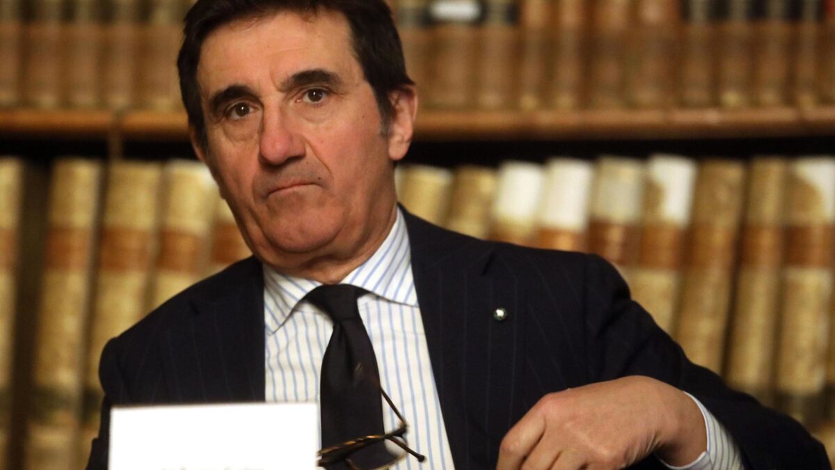 Il braccino salverà Berluschino dalla politica