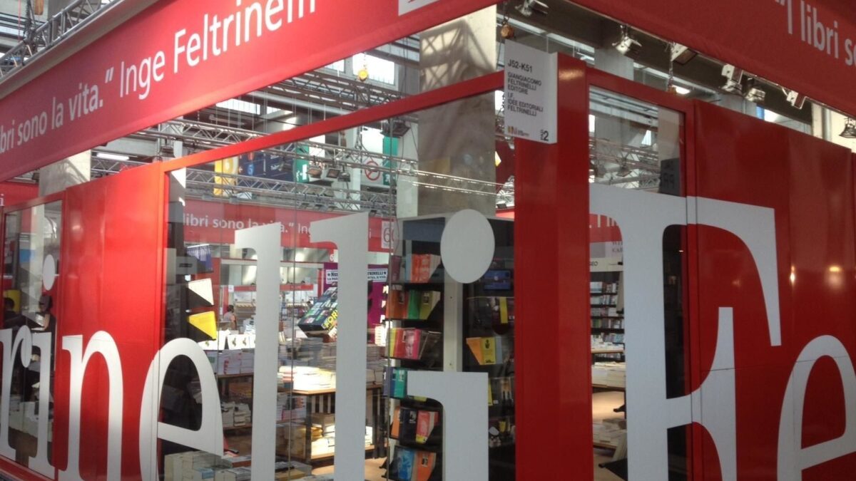 I libri fascisti banditi dal Salone di Torino li vende la Feltrinelli