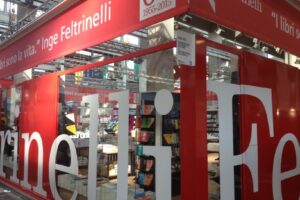 I libri fascisti banditi dal Salone di Torino li vende la Feltrinelli