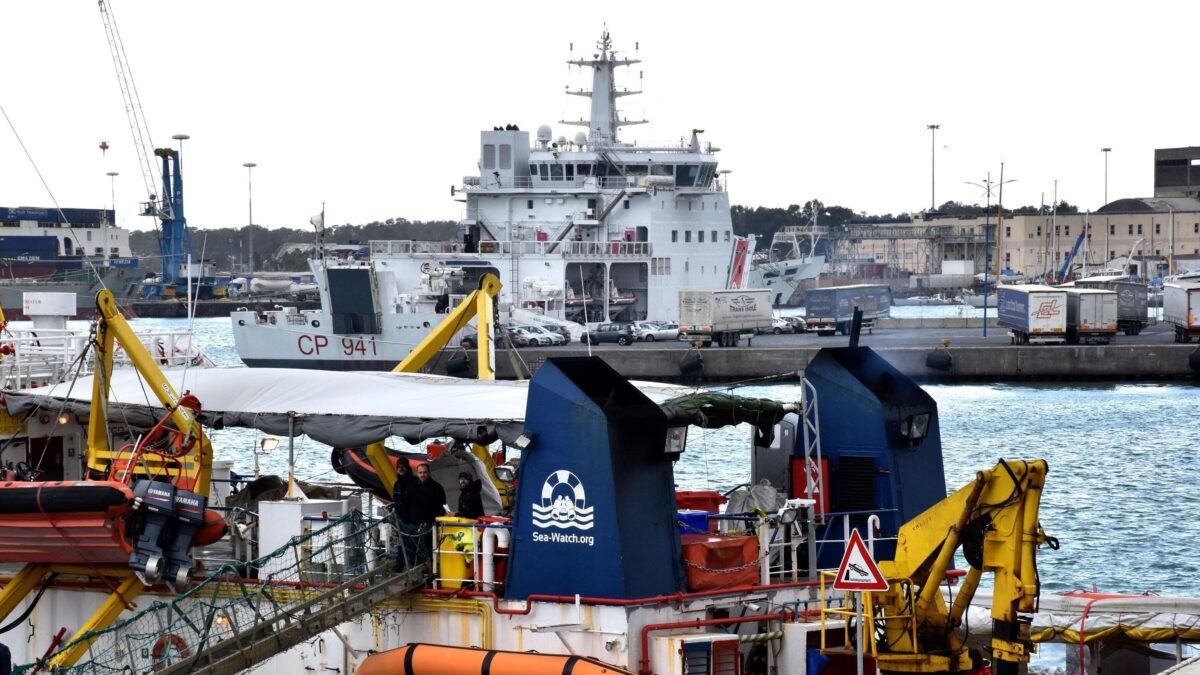 I pm aprono i porti. Scontro col Viminale sulla Sea Watch 3