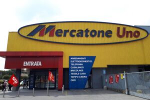 Mercatone Uno chiude in faccia a Di Maio