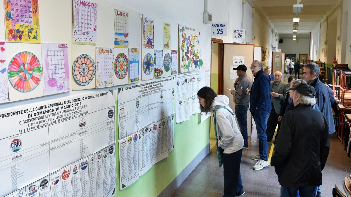 Alla sinistra non resta che chiudersi in casa