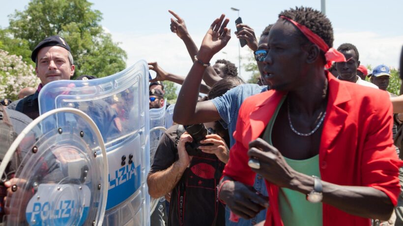 Ma il migrante non viene penalizzato