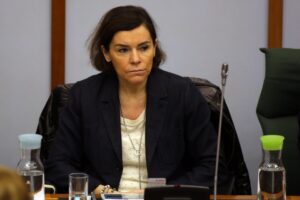 La candidata del Pd si fa propaganda utilizzando le email dell’università