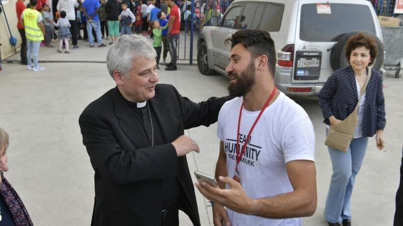«Avvenire» difende don Contatore dai barbari sovranisti