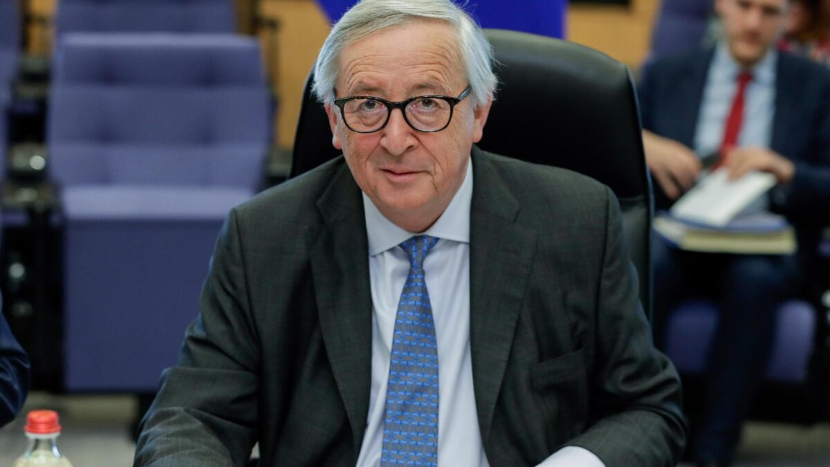 Lo Juncker pride sui disastri europei è la migliore campagna per i populisti