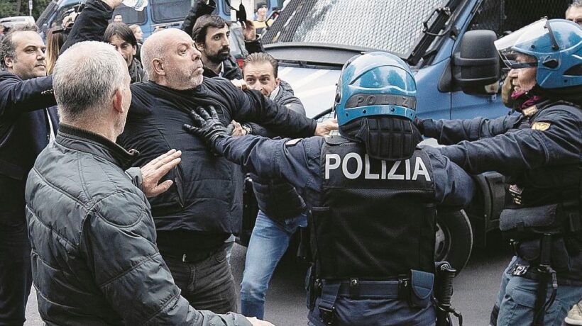 I nomadi rinunciano alla casa: «Via da Casal Bruciato». Denunciato chi invoca stupri