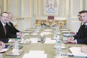 Macron vuole Facebook contro i suoi nemici