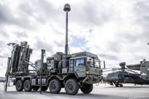 I grillini tagliano le batterie di missili. Non potremo ospitare capi di Stato
