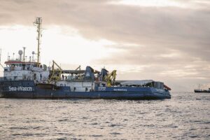La Sea Watch provoca il Viminale. Blocco forzato per «pericolo suicidi»
