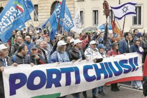 Salvini al popolo del Duomo. «Estremisti del buonsenso»