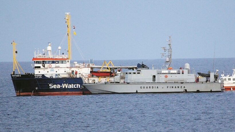 Sea Watch sequestrata, capitano indagato