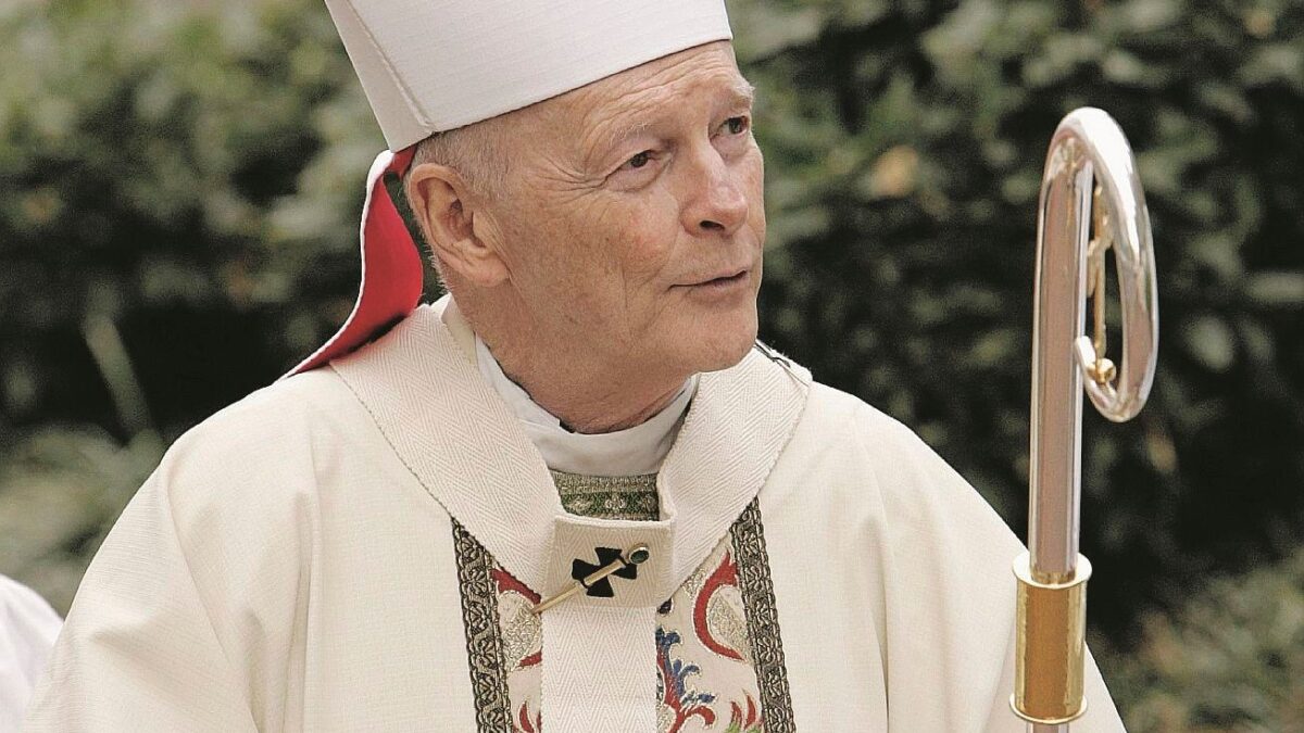 «Anche se adesso nega sapeva di McCarrick». Viganò smentisce Bergoglio