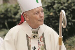 «Anche se adesso nega sapeva di McCarrick». Viganò smentisce Bergoglio