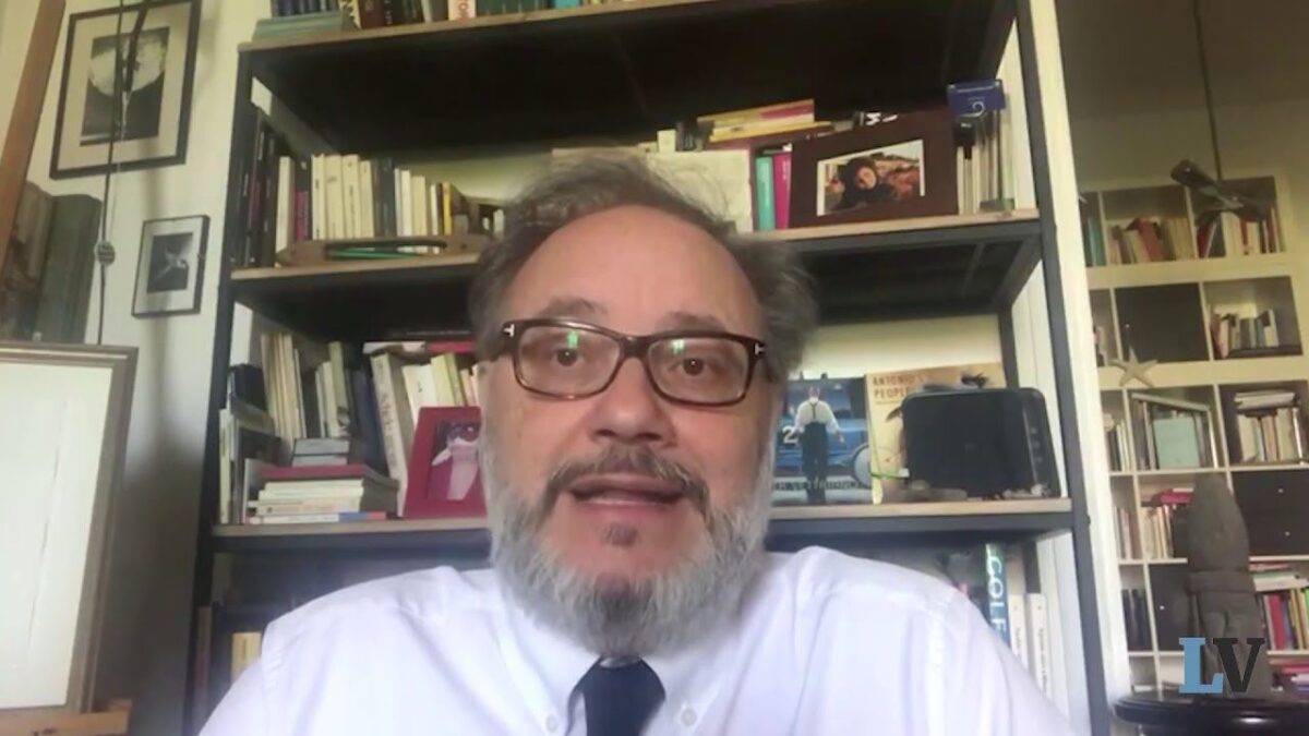 Il Pd diviso in tre pensa di poter scalzare Salvini dal governo puntando su immigrati e spread