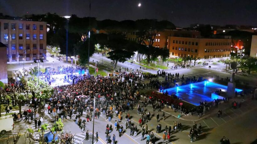 Università svenduta ai centri sociali