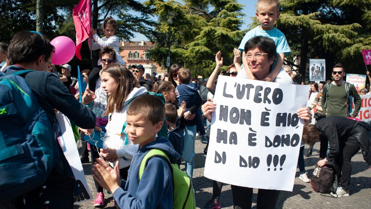 «Fermare le gravidanze riduce i crimini»