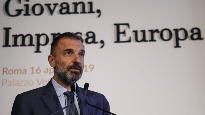 Massimo Bitonci: «Adesso la pace fiscale va estesa al contante. I grillini diranno di sì»